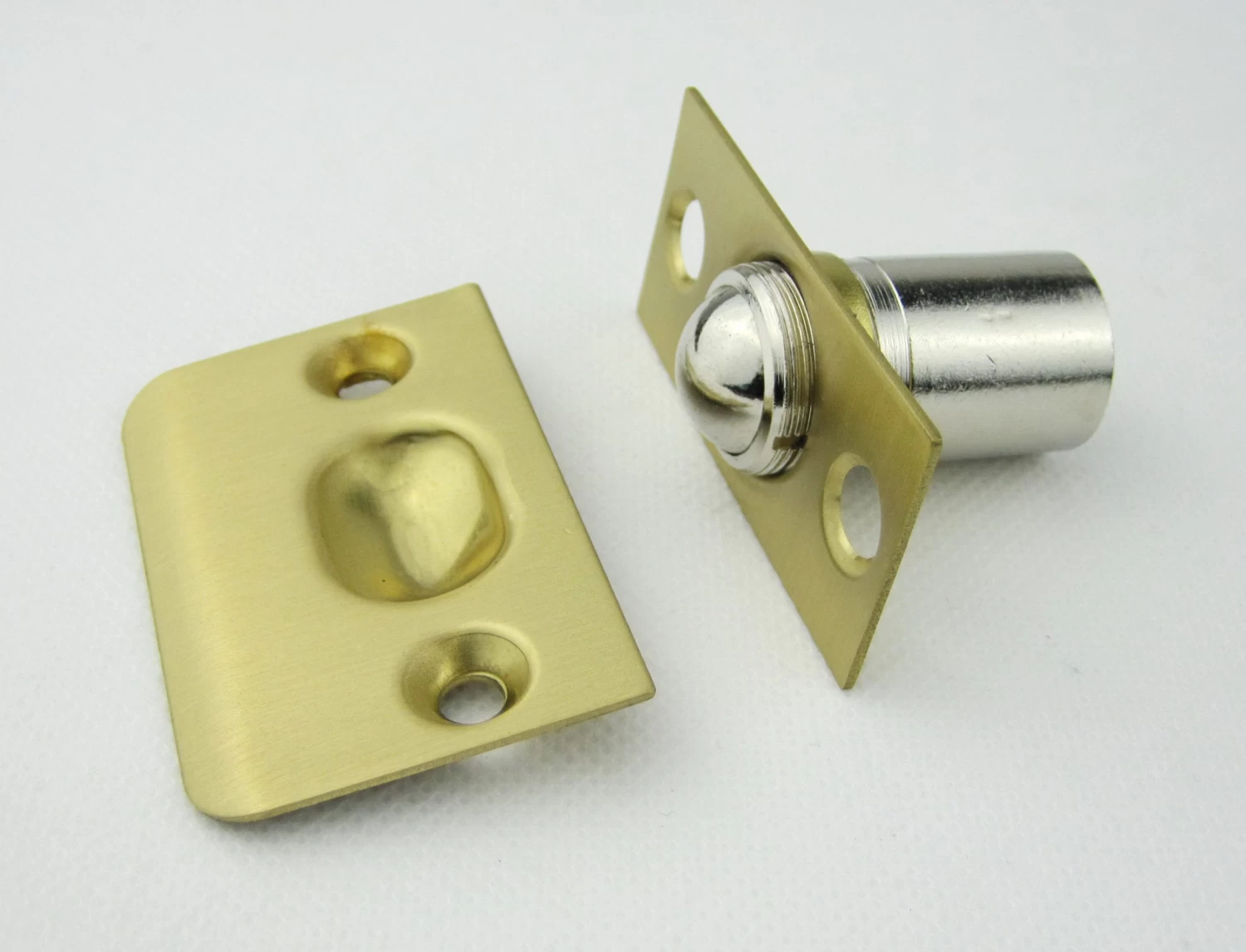 Worldwide - Ball Catch Latch With Cupped Striker 2 Worldwide - Ball Catch Latch With Cupped Striker