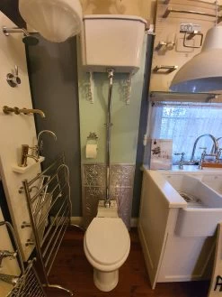 Turner Hastings - Birmingham Toilet With High Level Cistern -Home Hardware 2b3f33 7415c14d17024ed58e1096d975d45446mv2